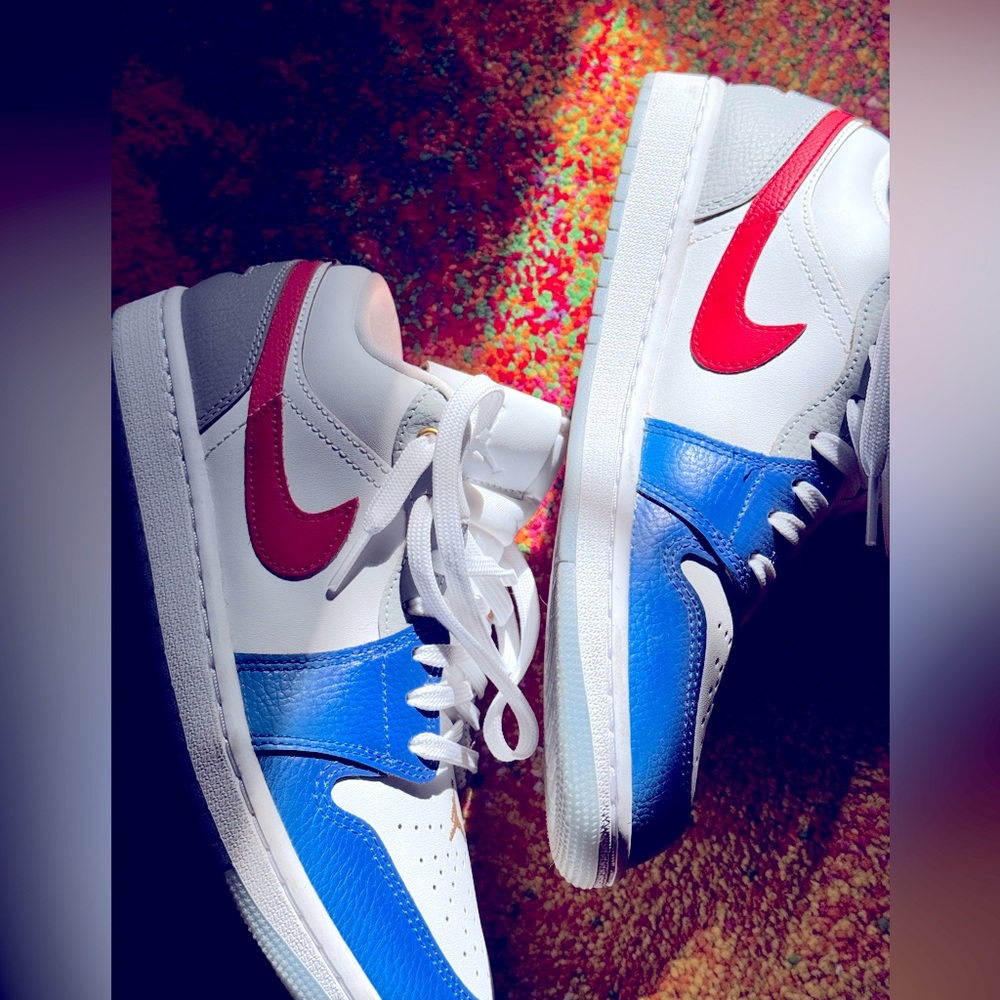 Mens 7.5 Air Jordan 1 low worn once
